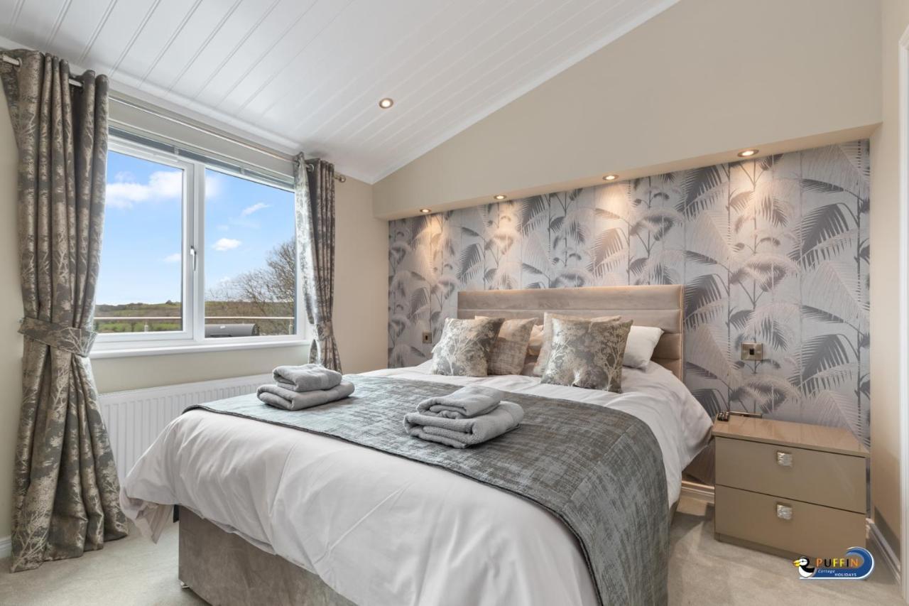 Valley View Lodge - Luxury Lodge, Hot Tub, Close To Beach Penally Екстер'єр фото