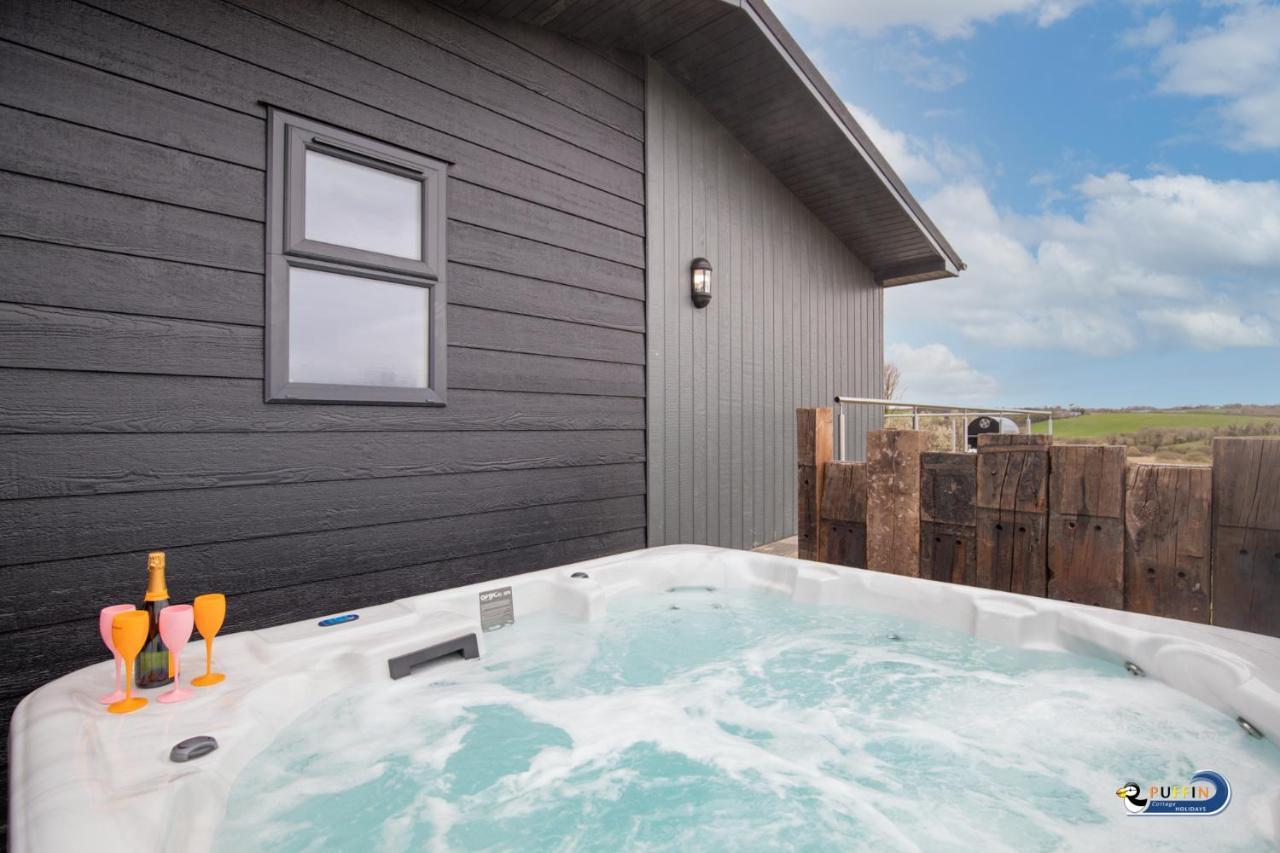 Valley View Lodge - Luxury Lodge, Hot Tub, Close To Beach Penally Екстер'єр фото