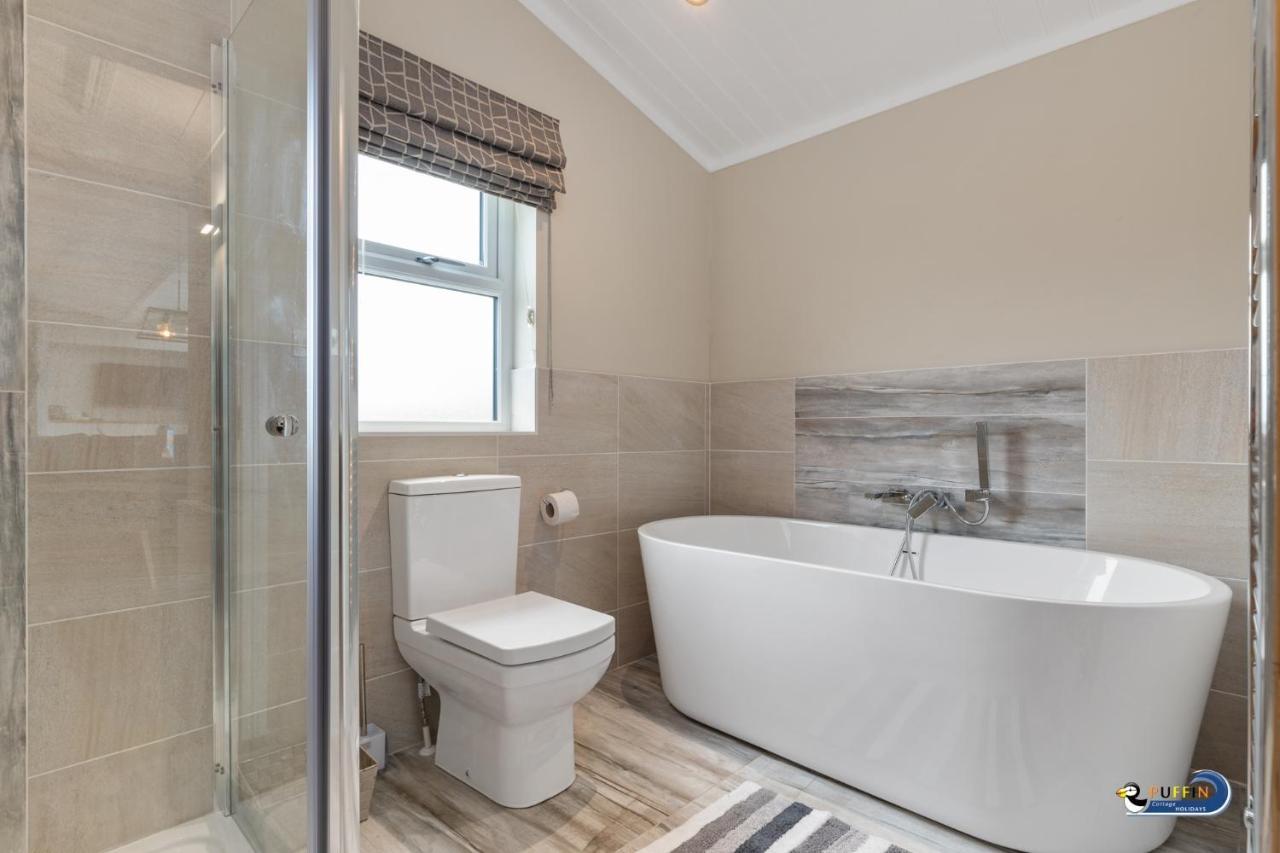 Valley View Lodge - Luxury Lodge, Hot Tub, Close To Beach Penally Екстер'єр фото
